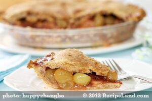 Apple Grape Berry Pie