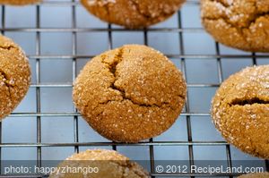 Snappy Gingersnap Cookies