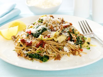 Mediterranean Spaghetti with Toasted Walnuts