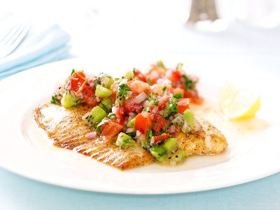 Paleo Kiwi Tomato Salsa with Tilapia 