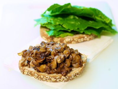 Sauteed Mushrooms and Lettuce Sandwich 