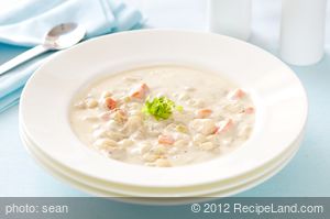 Delicious New England Clam Chowder