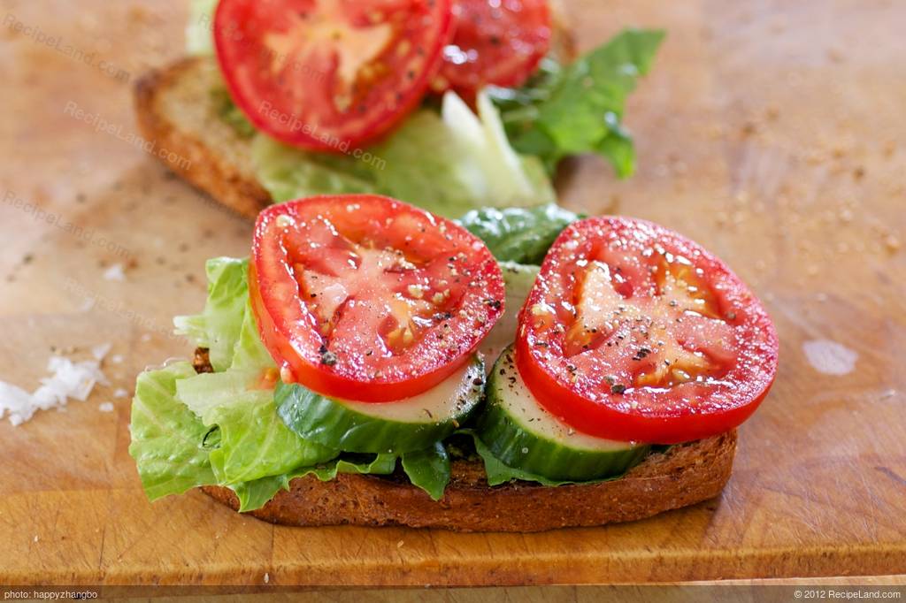 Tomato, Cucumber and Lettuce Sandwich Recipe