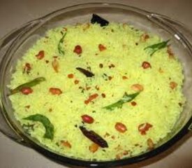 Indian Style Lemon Rice (Nimakaya Pulihora)