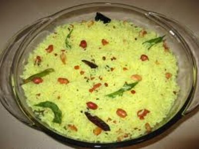 Indian Style Lemon Rice (Nimakaya Pulihora)