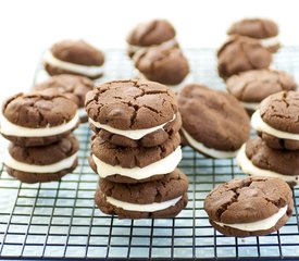 Chocolate Sandwich Cookies with Peppermint Cream