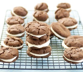 Chocolate Sandwich Cookies with Peppermint Cream