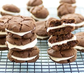 Chocolate Sandwich Cookies with Peppermint Cream