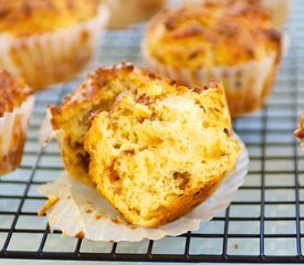 Cheesy Bacon-Corn Muffins