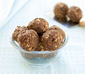 Oats, Peanut Butter and Chocolate Cookie Balls