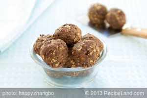 Oats, Peanut Butter and Chocolate Cookie Balls