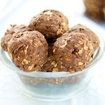Oats, Peanut Butter and Chocolate Cookie Balls