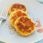 Cheddar Salmon Cakes