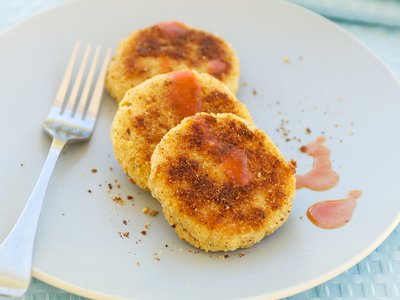 Cheddar Salmon Cakes