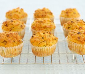 Cheddar-Onion Corn Muffins