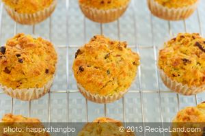 Cheddar-Onion Corn Muffins recipe