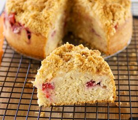 Fresh Apple and Strawberry Crumble Cake