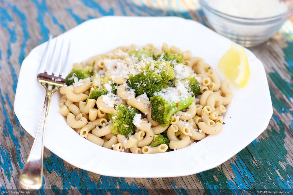 Pasta with Broccoli and Garlic