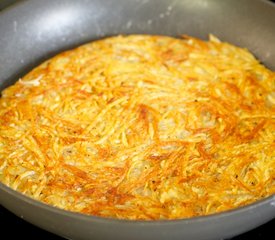 Roesti (Swiss-Style Potato Cake)