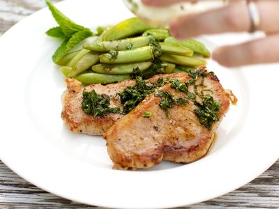 Pork Chops and Sugar Snap Peas with Mint Julep Glaze