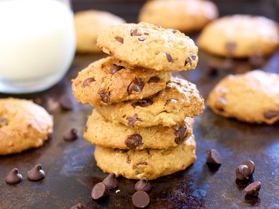 Applesauce, Peanut Butter and Chocolate Chip Cookies