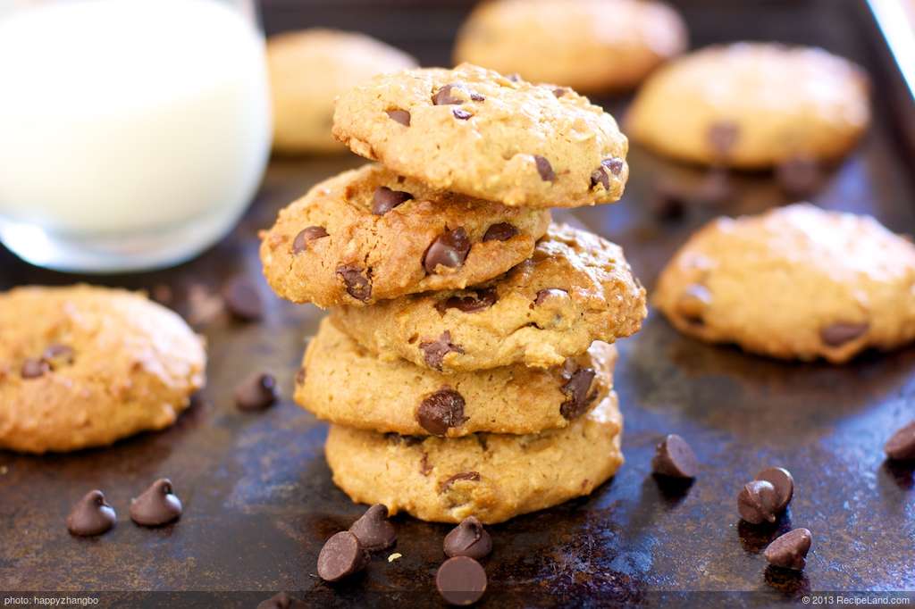 Applesauce, Peanut Butter and Chocolate Chip Cookies recipe