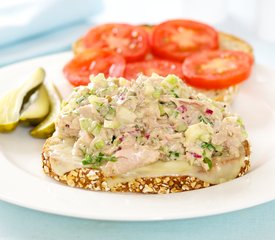 Delicious Tuna Melt Sandwiches with Swiss Cheese and Apple