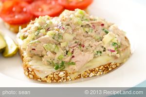 Delicious Tuna Melt Sandwiches with Swiss Cheese and Apple recipe