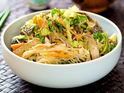 Asian Noodle, Cucumber and Lettuce with Peanut Sauce