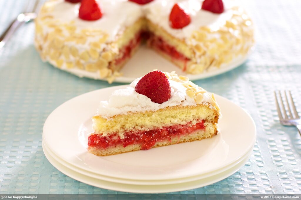 Strawberry Meringue Cake