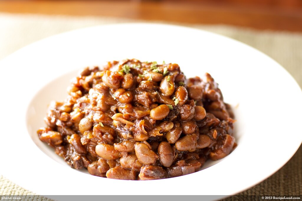 Boston Baked Beans in Bean Pot