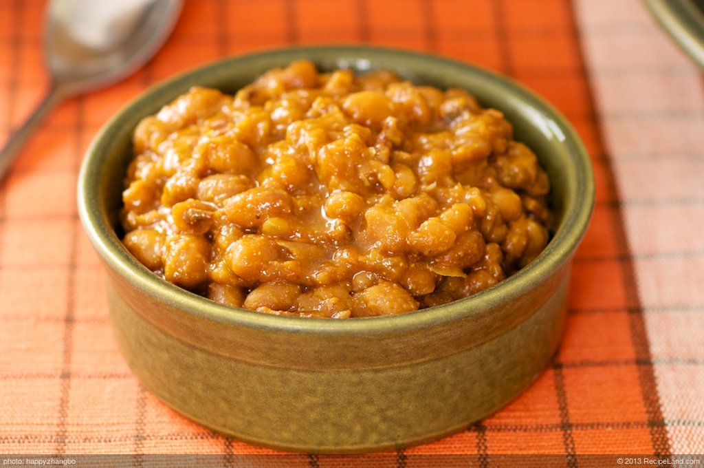 Traditional Crockpot Boston Baked Beans