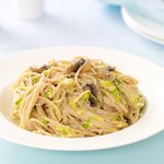 Creamy Fettuccine with Brussels Sprouts and Mushrooms