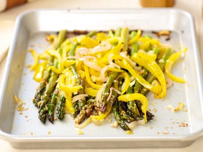 Roasted Asparagus with Sweet Pepper and Shallots