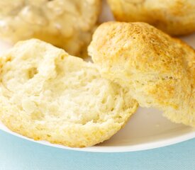 Grandma's Easy Buttermilk Biscuits