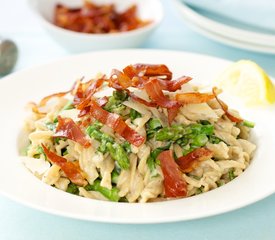 Creamy Asparagus Pasta with Crispy Prosciutto 