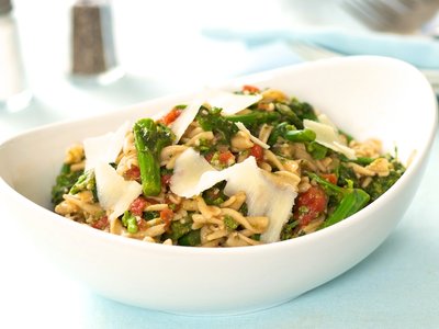 Pasta with Rapini and Garlicky Tomato Sauce