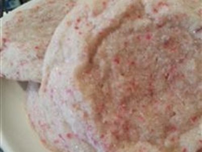 Chewy Strawberry Sugar Cookies