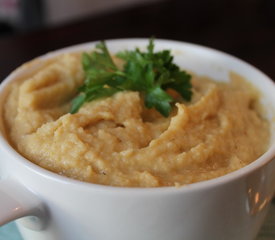 Thick and Creamy Garlic and Parsnip Soup