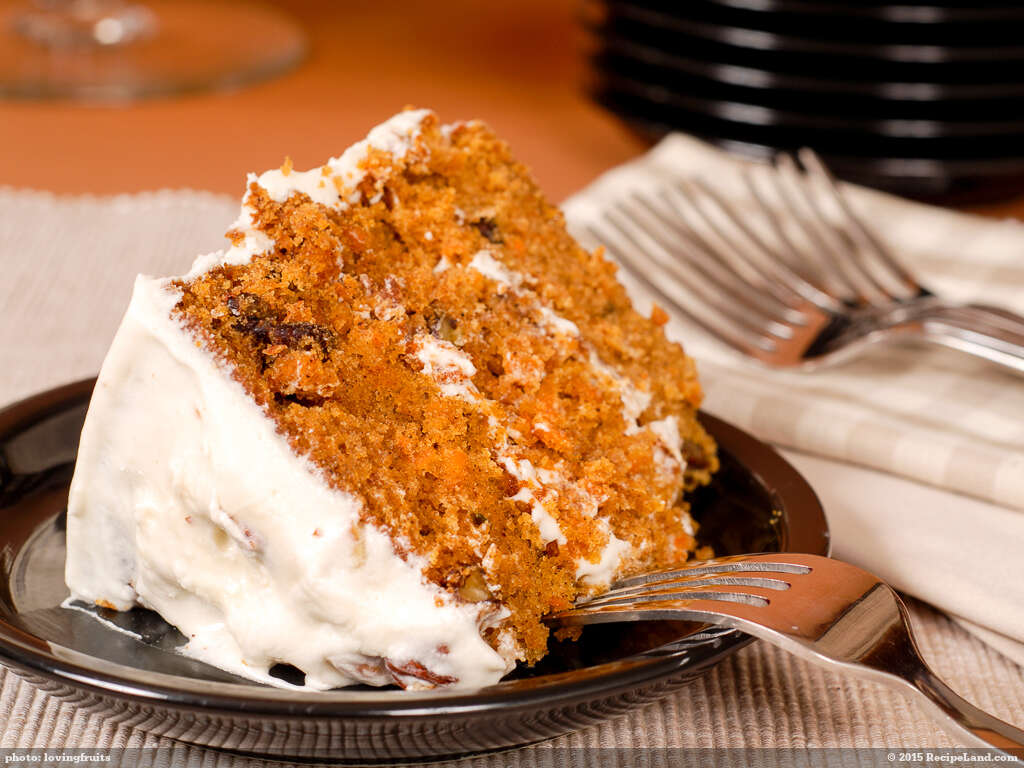 14-Carat Cake with Vanilla Cream Cheese Frosting recipe
