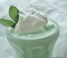 Fast Food-Style Creamy Vanilla-Mint Milkshake