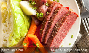 Easy Crockpot Corned Beef and Cabbage