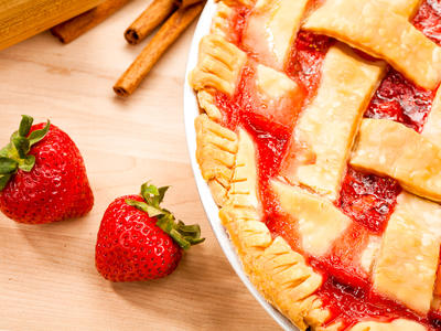 Fresh Strawberry-Rhubarb Pie