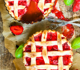 Homemade Strawberry-Rhubarb Pie