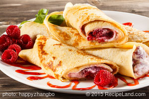 Crepes with Fresh Berry Sauce recipe