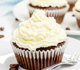 Filled Chocolate Cupcakes 