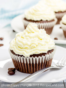 Filled Chocolate Cupcakes 