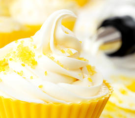 Lemon Cream Cupcakes