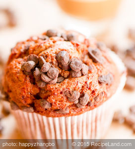 Easy and Moist Banana Chocolate Chip Muffins