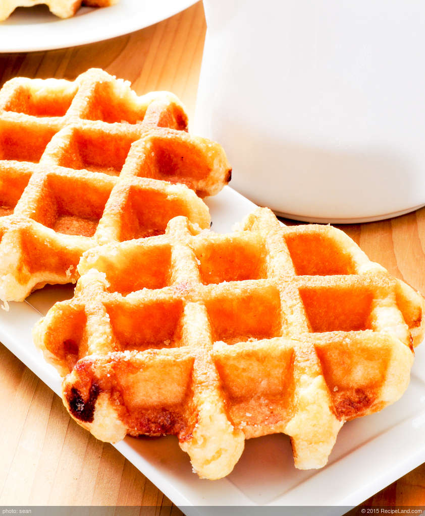 Banana Cinnamon Waffles recipe